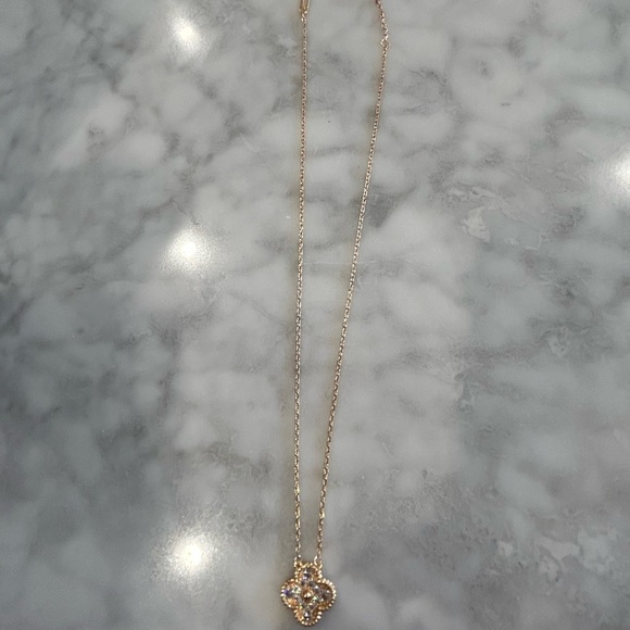 Rose gold and crystal necklace - Picture 2 of 3